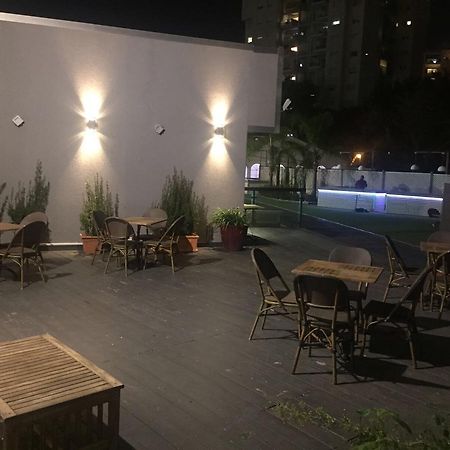 Avia Hotel & Resort Yehud-Monosson Екстериор снимка