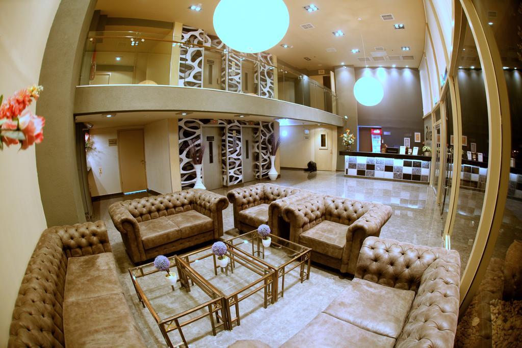 Avia Hotel & Resort Yehud-Monosson Екстериор снимка