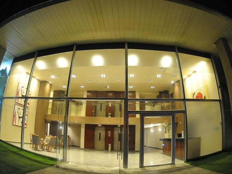 Avia Hotel & Resort Yehud-Monosson Екстериор снимка